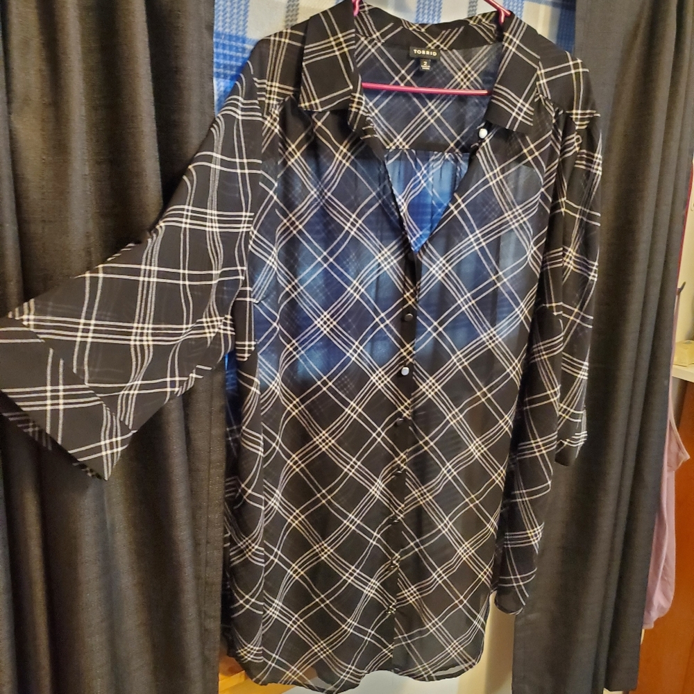Torrid black and white plaid blouse